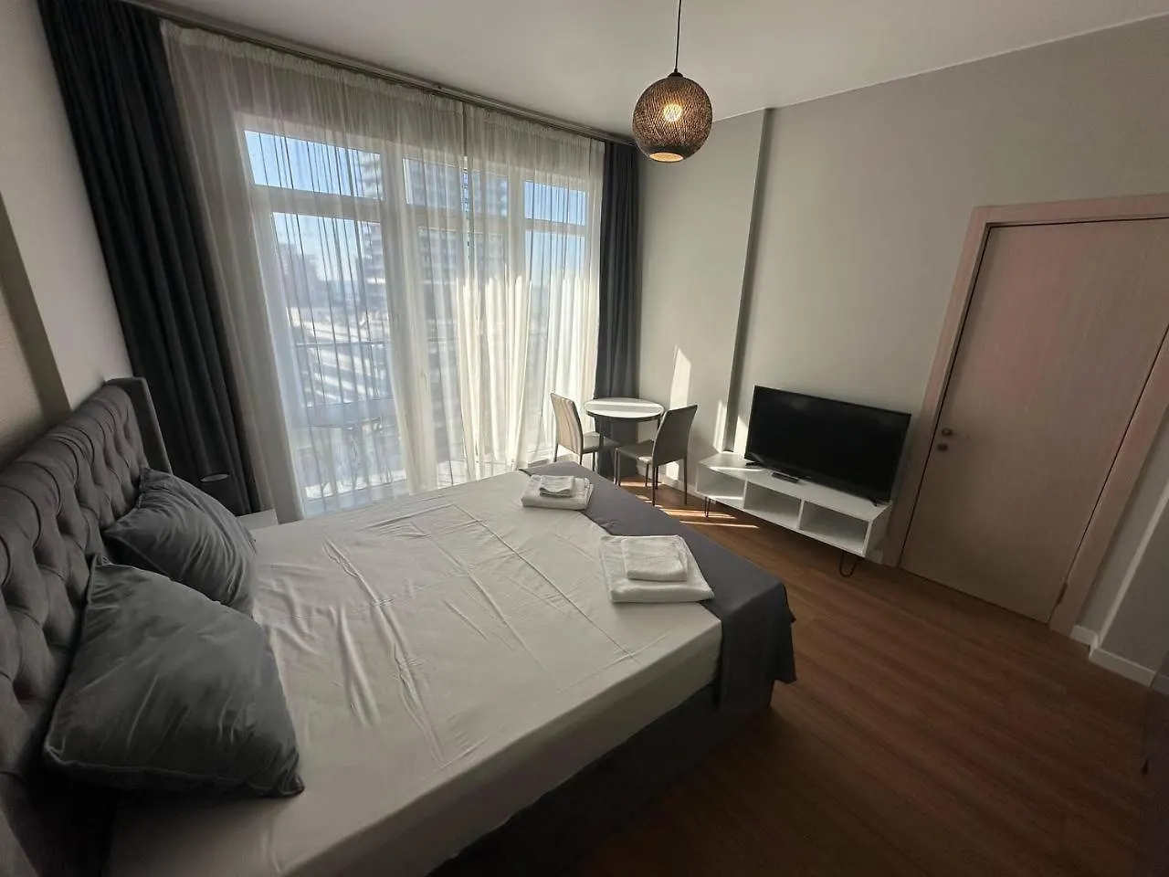 Paradise Apartments White Sails Batumi 0*,