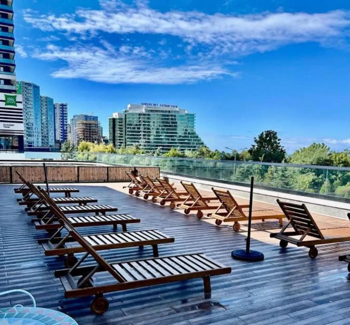 Paradise Apartments White Sails Батуми